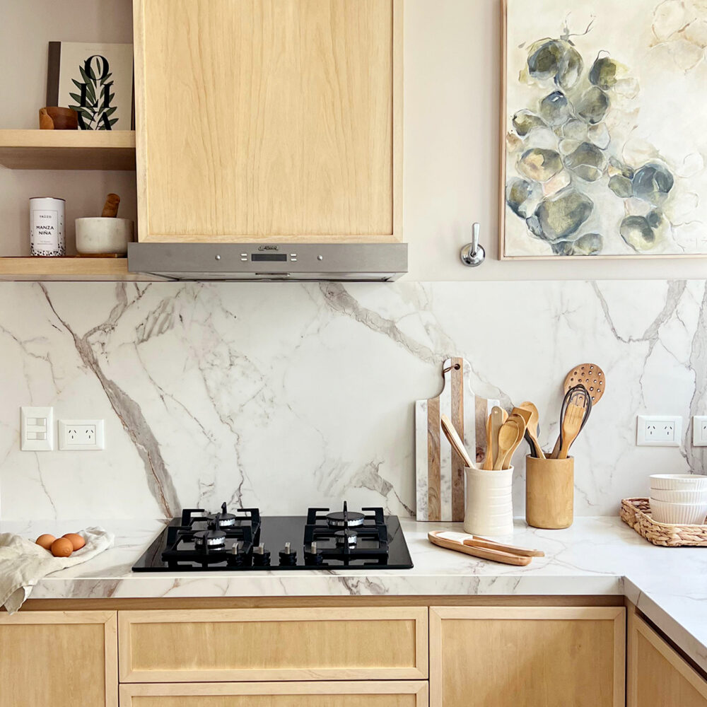 Mesada y alzada de cocina en Dekton Daze