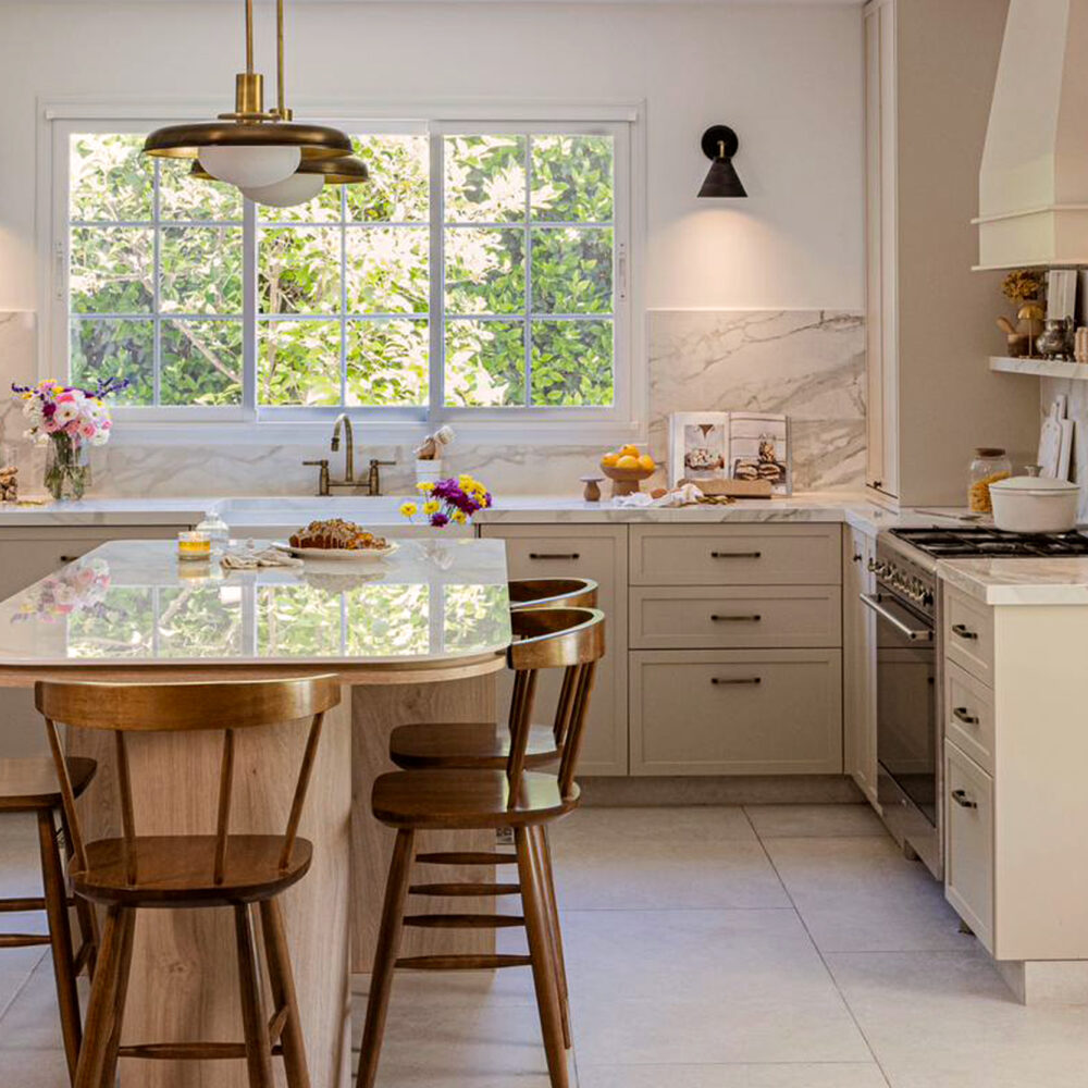 Mesada, alzada e isla en Dekton lucid